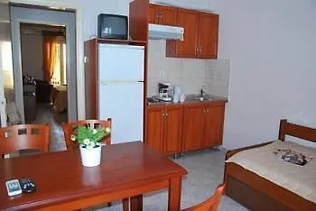 Myrto Rooms Pefkochori 0*,  Grecia